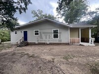 Building Photo - Remodeled 3 Bed 2 Bath Home!