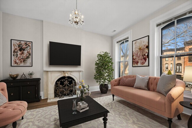 Building Photo - 545 W Belden Ave