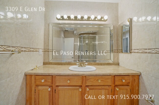 Building Photo - 3309 E Glen Dr