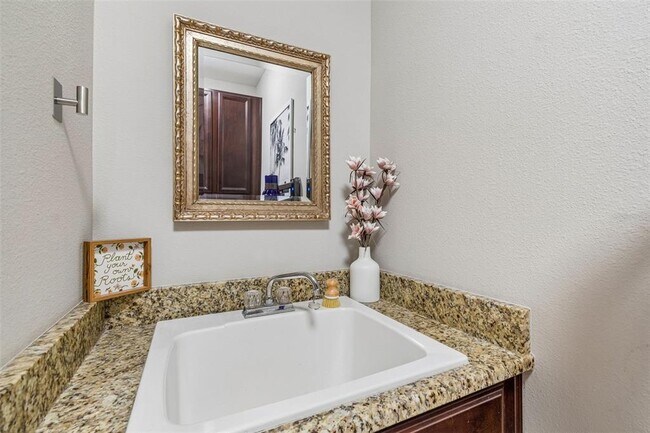Building Photo - 4123 Windcrest Dr