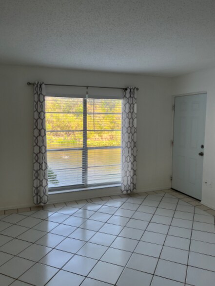 Building Photo - 2625 FL-590