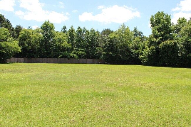 Building Photo - 110 Fisher Dr