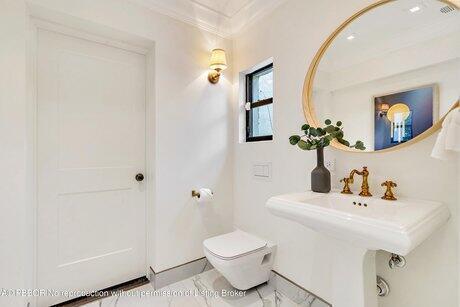 Building Photo - 217 Avila Rd