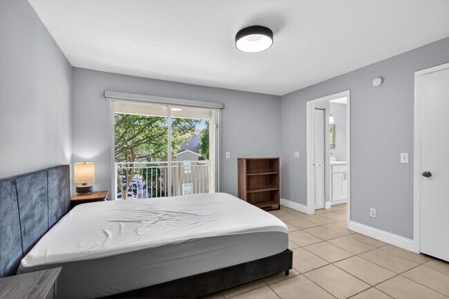 Building Photo - 1740 Palm Cove Blvd