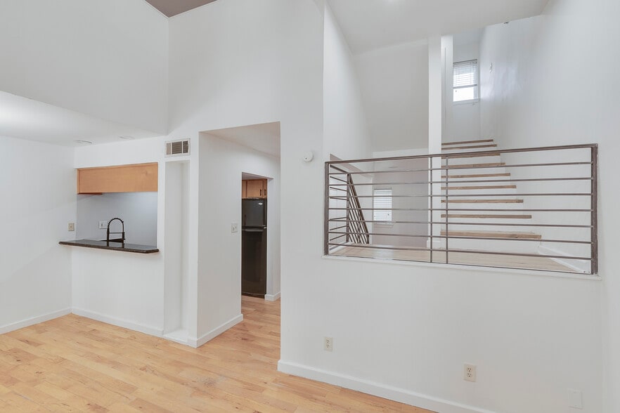 Living Room facing Kitchen - 4130 Newton Ave