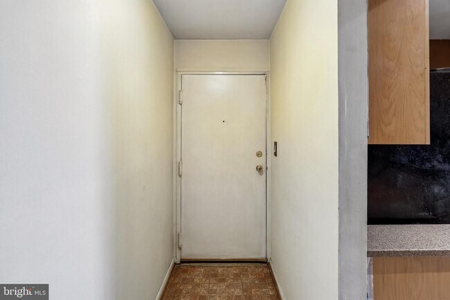 Building Photo - 6005 Majors Ln