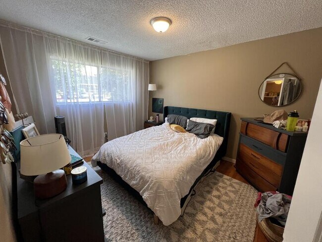 Building Photo - 12 N Michigan St