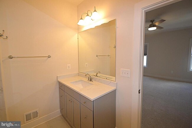 Building Photo - 44840 Tiverton Sq