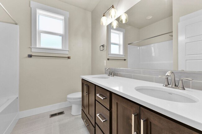 Building Photo - Coming Soon! Newer Custom built home with ...