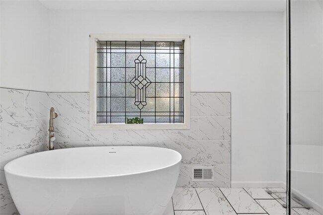 Building Photo - 2222 Amber Creek Trail