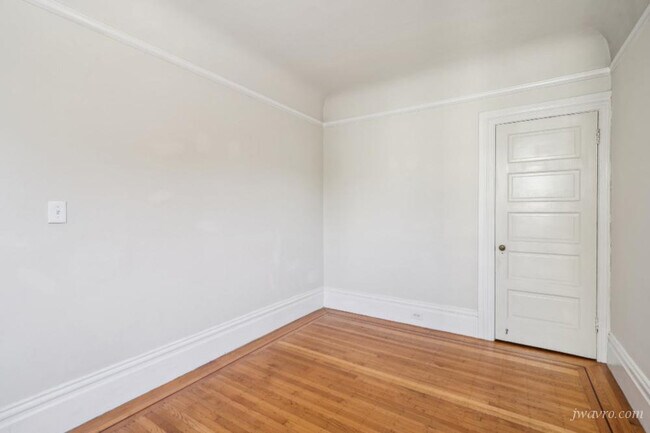 Building Photo - 1208 Cole St