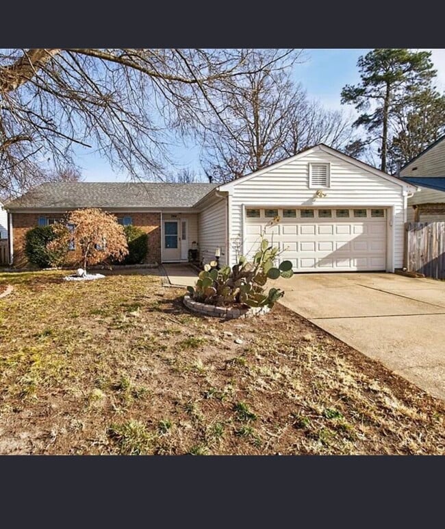 Building Photo - 744 Flagship Dr