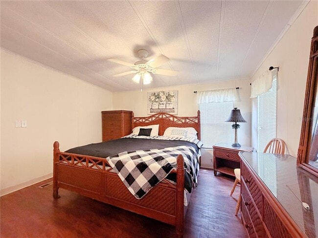 Building Photo - 7139 Alamanda Blvd W