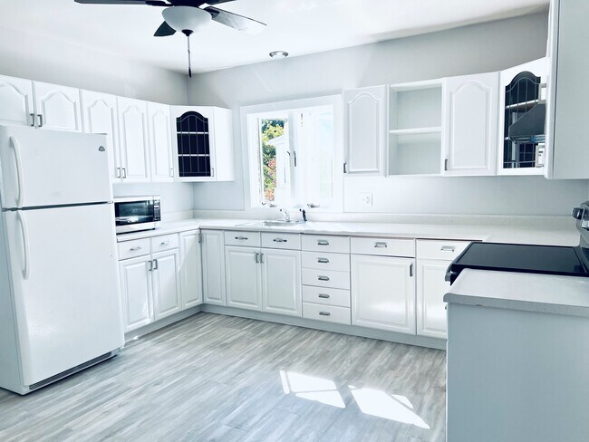 NEW KITCHEN SIMALAR - 530 Villa Ave