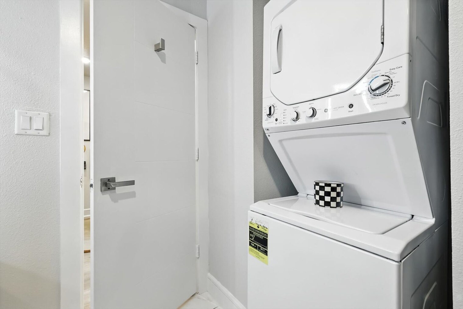 Building Photo - 5025 San Jacinto St