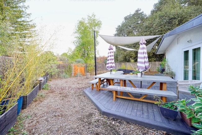 Building Photo - Novato Home with Big Yard, Backs to Pioneer Park!