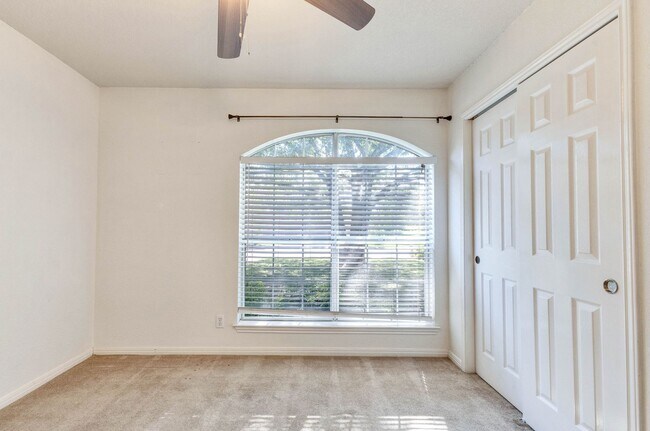 Building Photo - Beautiful Home in Shady Hollows Available ...