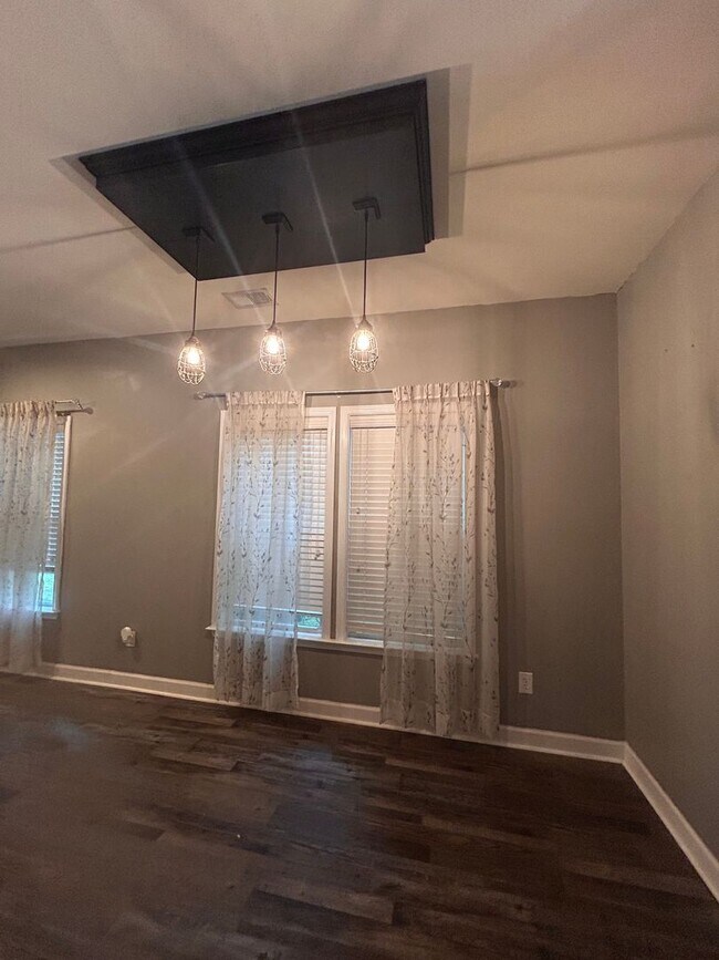 Building Photo - Huge 4BR home in beautiful neighborhood Wellborn Village in Ladson!