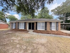 Building Photo - 634 Southern Pines Dr