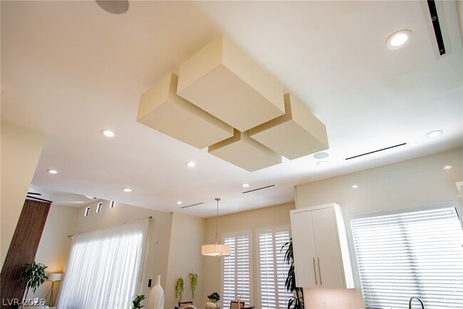 Building Photo - 69 Hawk Ridge Dr