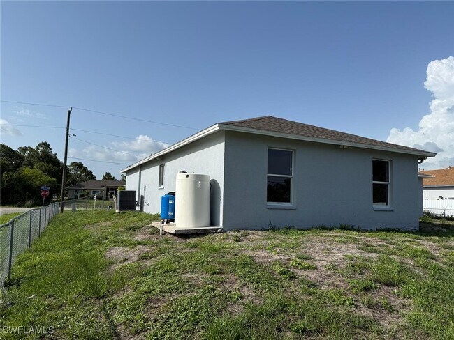 Building Photo - 3209 40th St SW