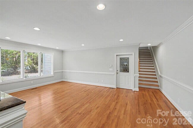 Building Photo - 2545 Rea Rd