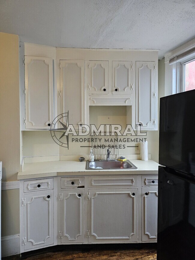 Building Photo - 42 N Main St