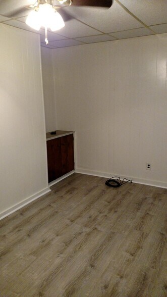 Building Photo - 121 College St