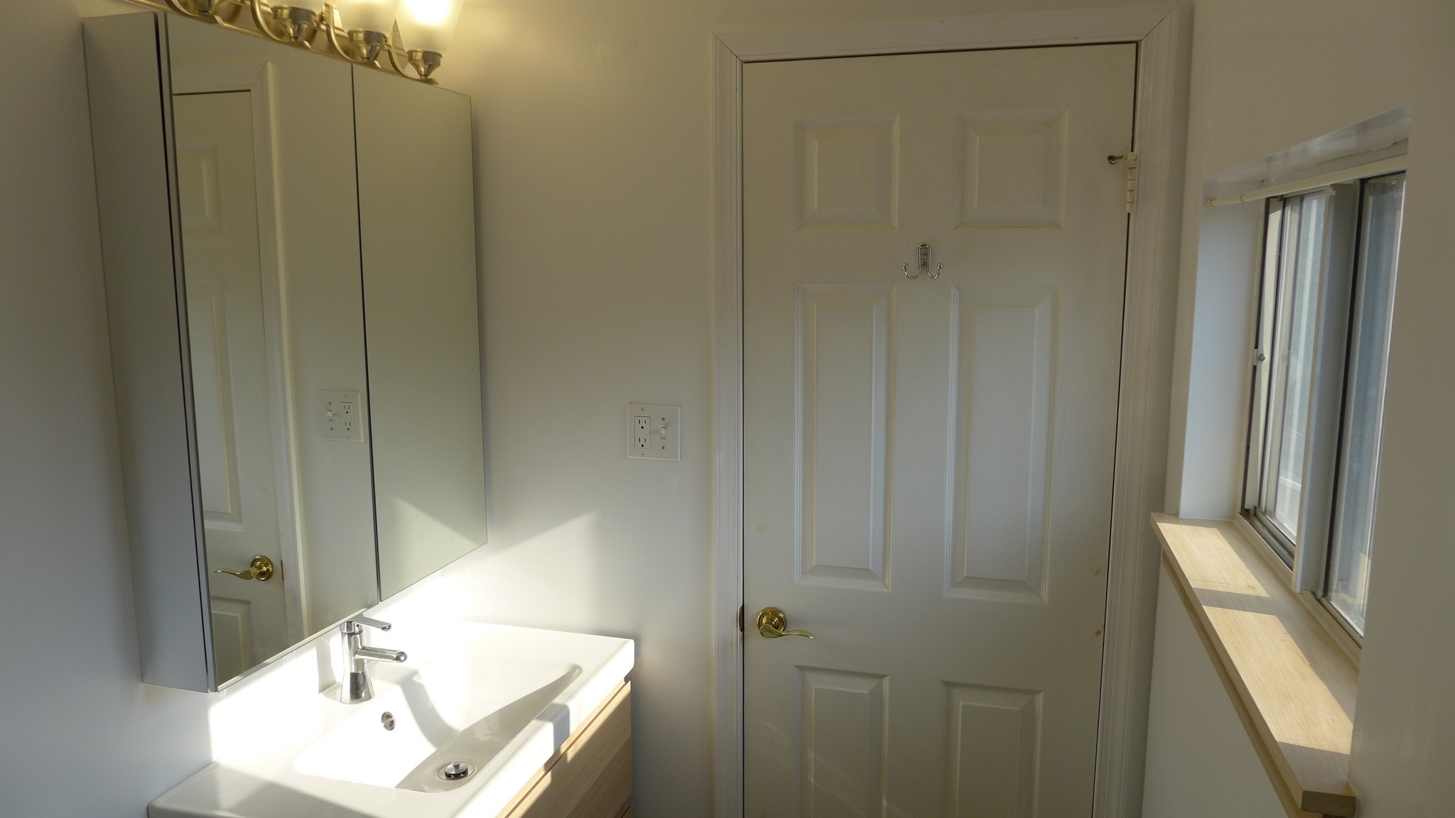 Building Photo - 24 N Wolfe St