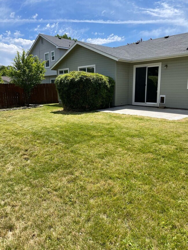 Building Photo - 4 Bedroom 2 Bath Home in Northwest Boise available soon!