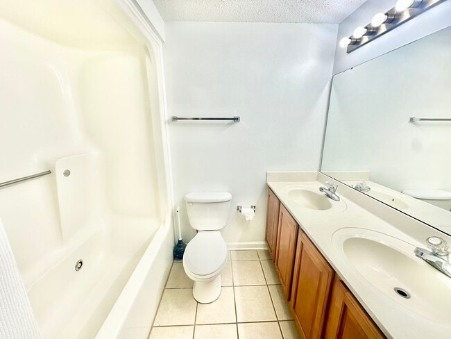 Building Photo - 211 Heritage Blvd