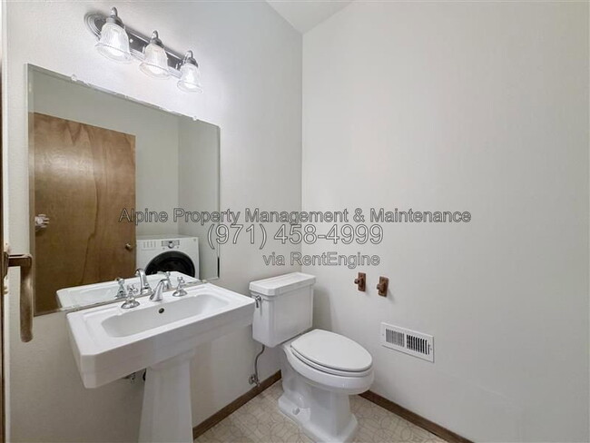 Building Photo - 7066 SW 156th Ave
