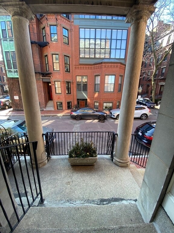 Building Photo - 2 Otis Pl