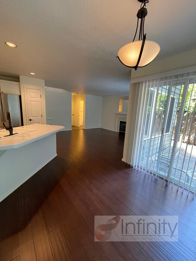 Building Photo - 23984 SW Shady Grove Dr