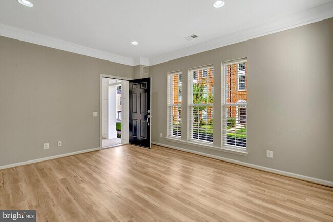 Building Photo - 42790 Lauder Terrace