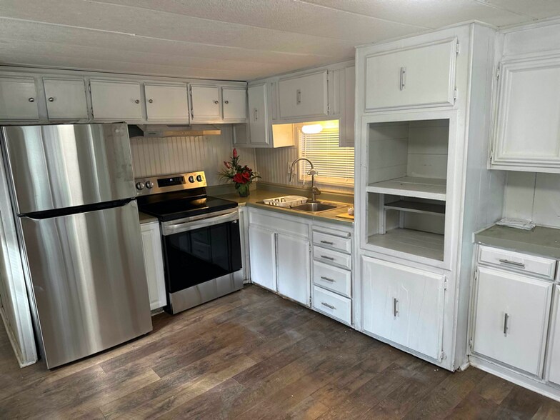 Building Photo - 6551 Char Ln