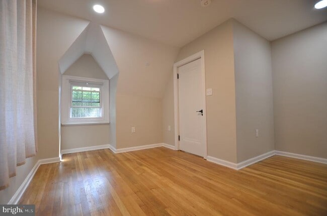 Building Photo - 4409 Beechwood Rd