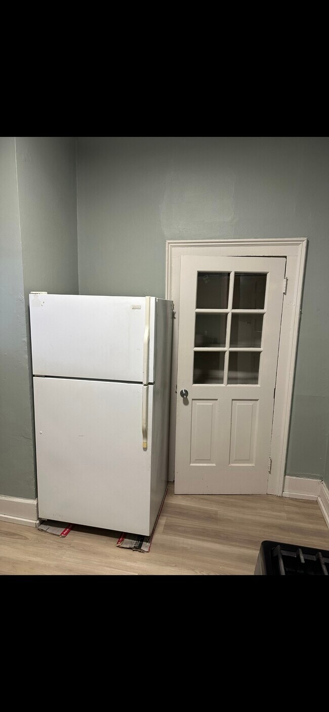 Building Photo - 1329 7th Ave