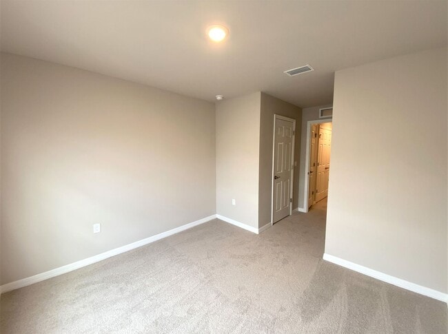 Building Photo - ** MEADOWOOD ** 3 BED / 2.5 BATH - TOWNHOME - GARAGE - NORTH NAPLES - ANNUAL RENTAL