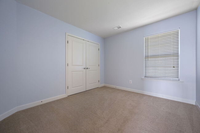 Building Photo - 463 Quail Landing Cir