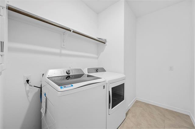 Building Photo - 1428 Victoria St