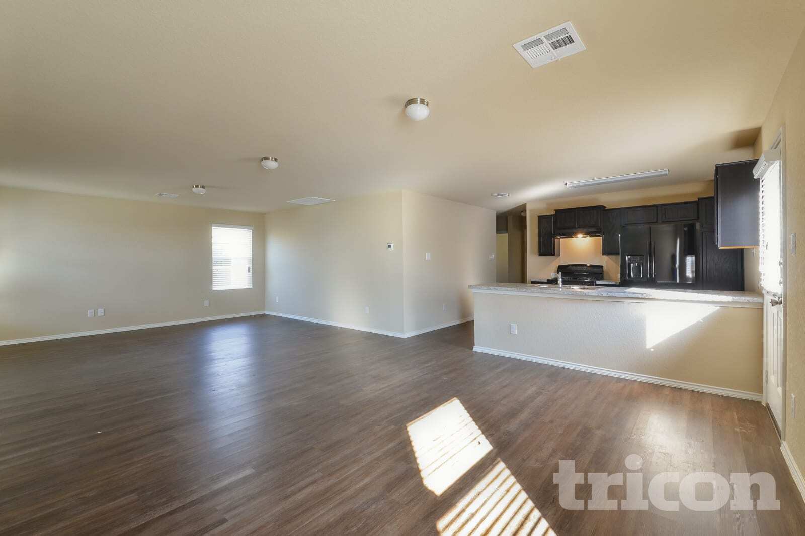 Building Photo - 9735 Marbach Gdn