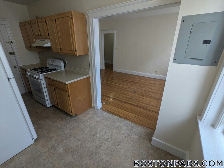 Building Photo - 131 Washington St