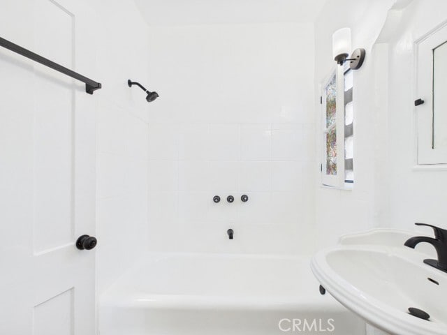 Building Photo - 1533 E 3rd St