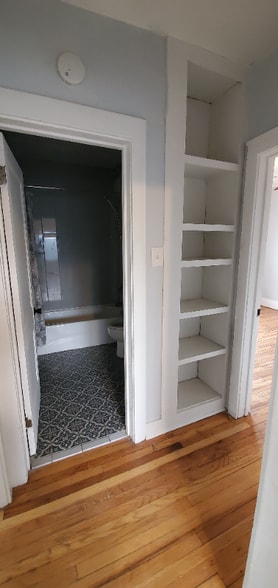 Building Photo - 351 Edgewood Pl