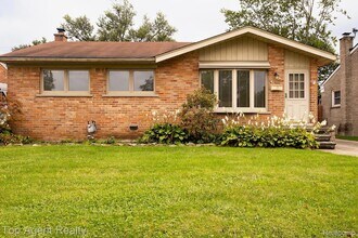 Building Photo - 32121 Grandview Ave