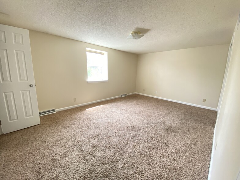 Building Photo - 4327 Ludwick Blvd