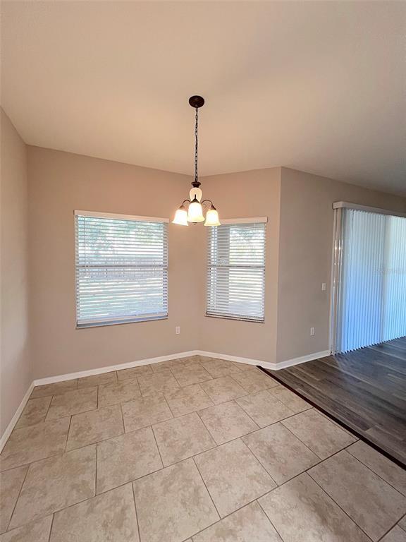 Building Photo - 7 Zither Ct