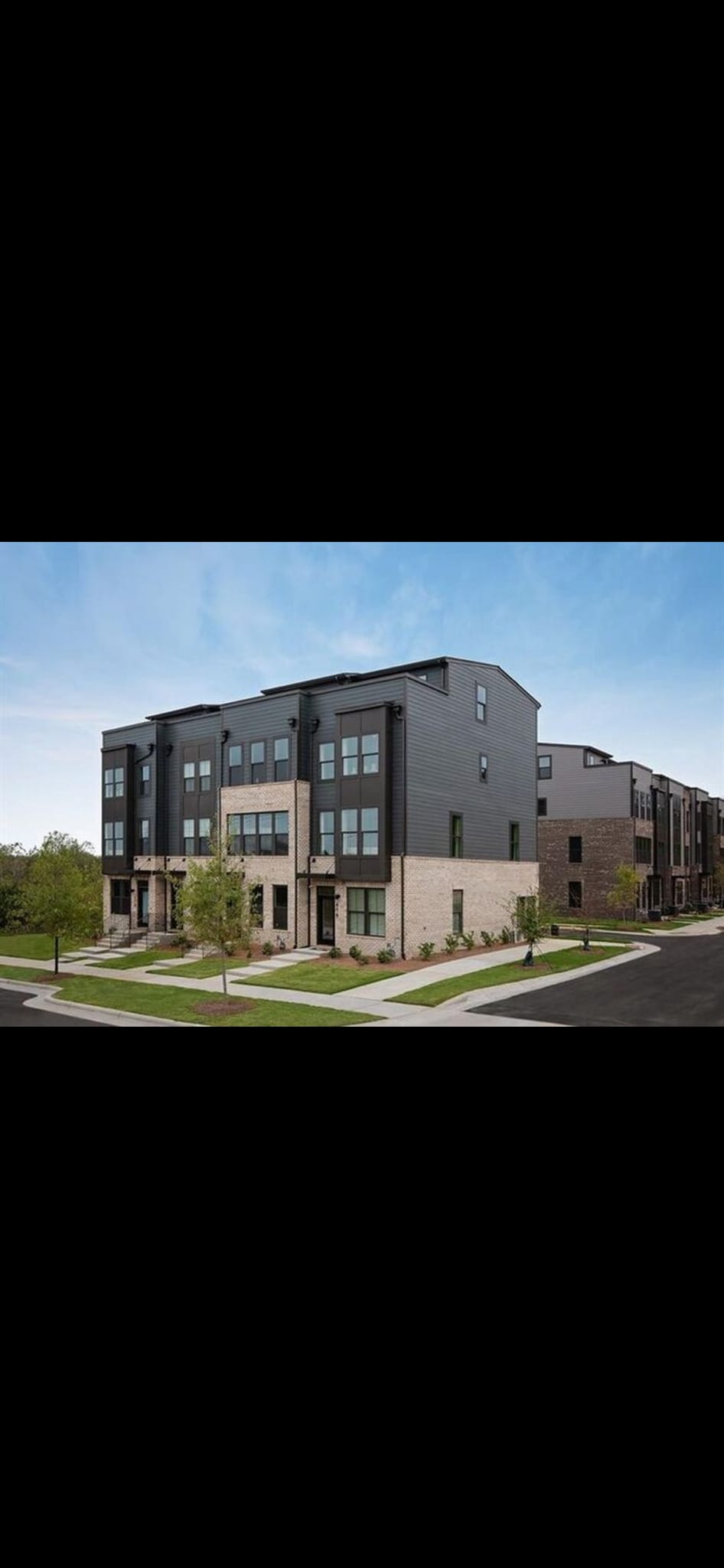 Building Photo - 458 W Tremont Ave