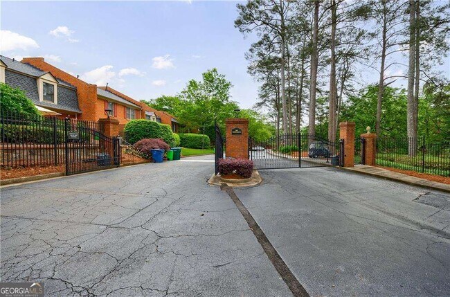 Building Photo - 27306 Plantation Dr NE